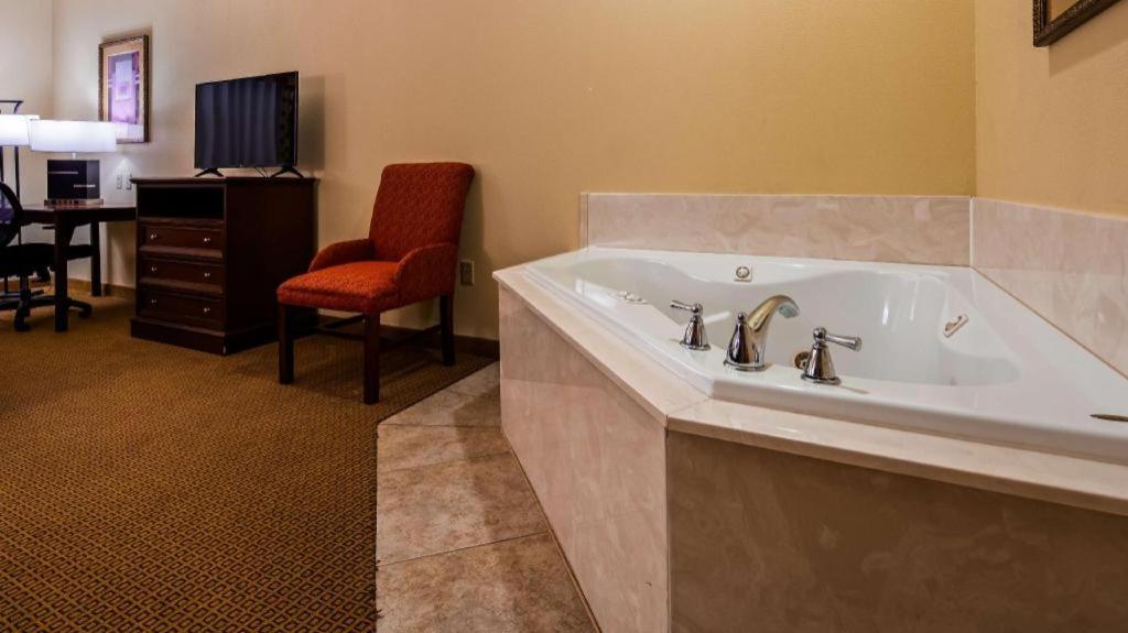 Best Western Littlefield Inn And Suites Exterior photo